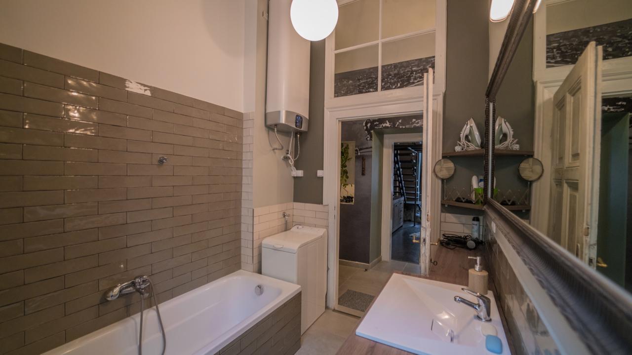 First Budhapest Central Flat Budapest Luaran gambar